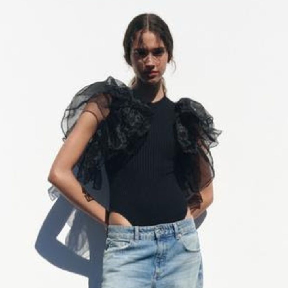 ZARA ORGANZA RUFFLE RIB BODYSUIT
BLACK